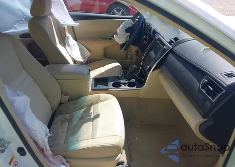 2016 Toyota Camry Le/Xle/Se/Xse из США, поврежденный, VIN 4T4BF1FK3GR561044